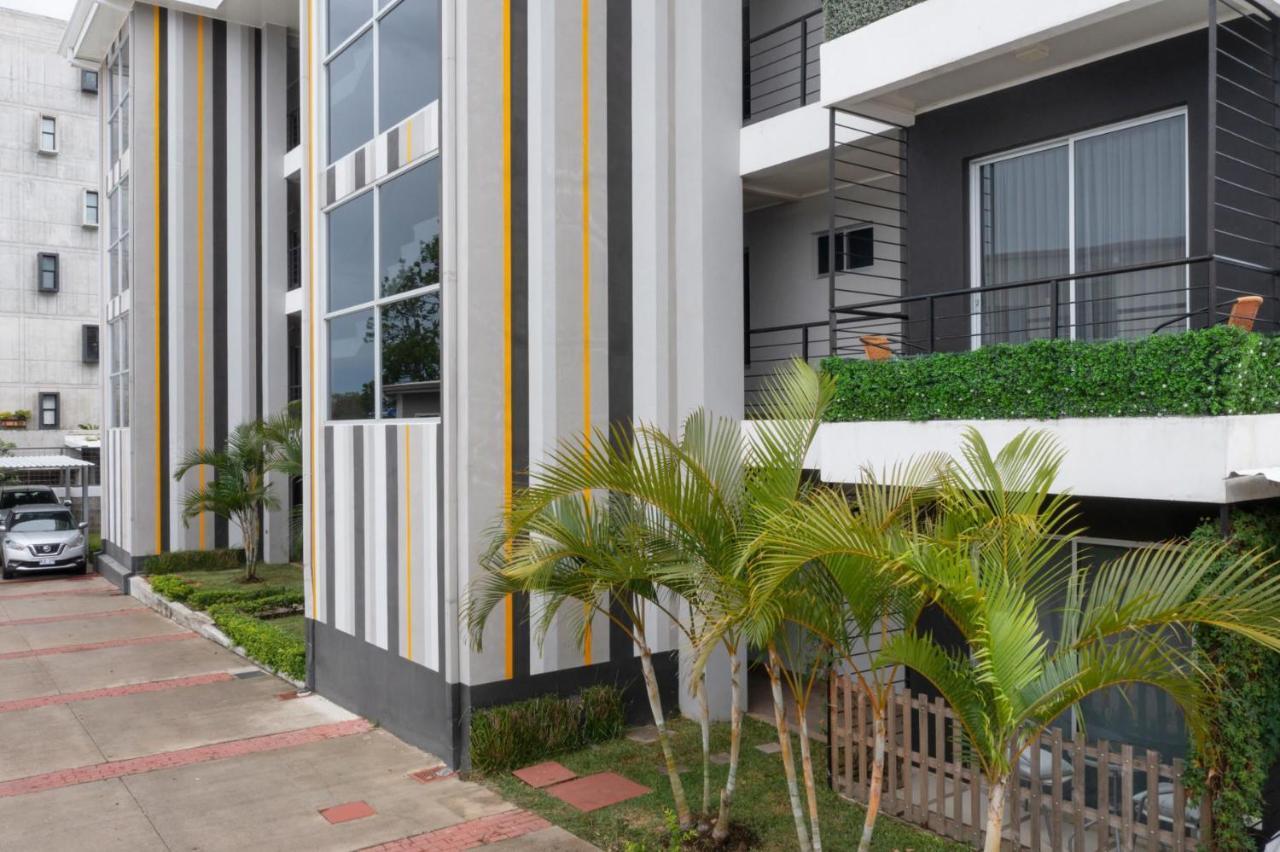 Boulevard Park Apto #27 - 2Bdrm - Selena Segura เอเรเดีย ภายนอก รูปภาพ