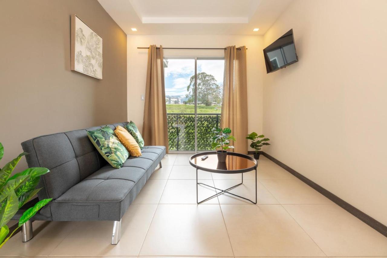 Boulevard Park Apto #27 - 2Bdrm - Selena Segura เอเรเดีย ภายนอก รูปภาพ