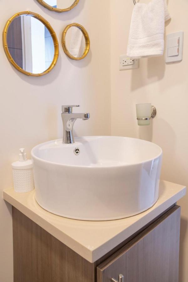 Boulevard Park Apto #27 - 2Bdrm - Selena Segura เอเรเดีย ภายนอก รูปภาพ
