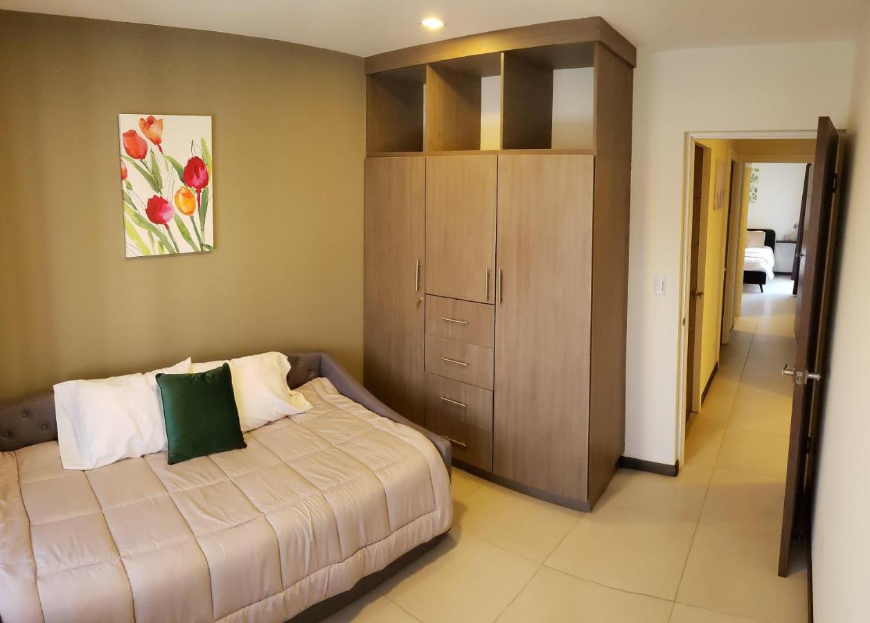Boulevard Park Apto #27 - 2Bdrm - Selena Segura เอเรเดีย ภายนอก รูปภาพ
